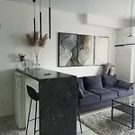 New Modern Apartment *