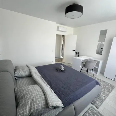 Apartment New Modern Uschhorod